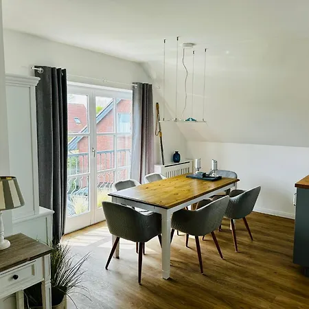 Grosse Deluxe Ferienwohnung Mit Balkon, 2 Sz Und Nur 300M Zum Strand Kellenhusen Exterior foto