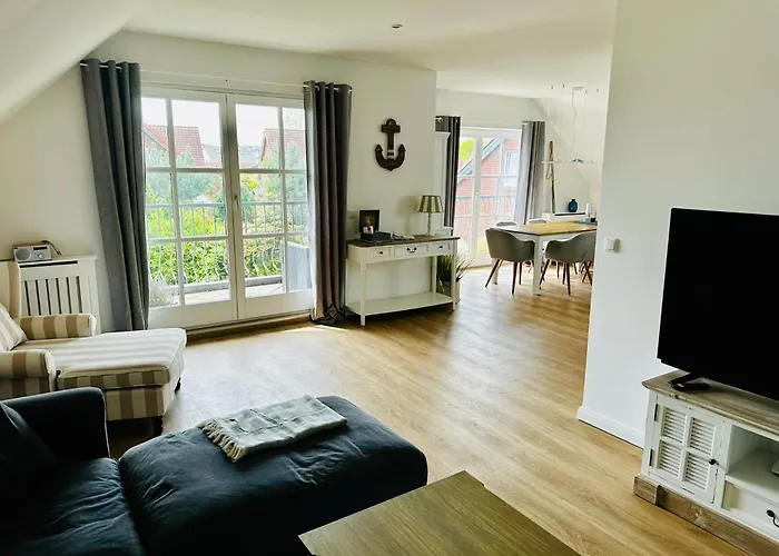 Grosse Deluxe Ferienwohnung Mit Balkon, 2 Sz Und Nur 300M Zum Strand