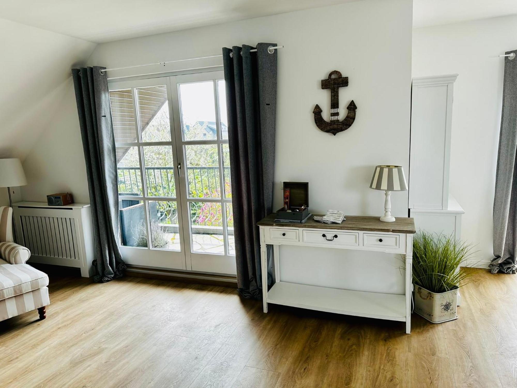 Grosse Deluxe Mit Balkon, 2 Sz Und Nur 300m Zum Apartment Kellenhusen